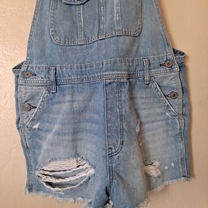 Women's short overalls, distressed jean